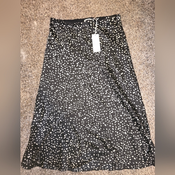 Satin Elegant Black and White Polka Dot Skirt Size Large NWT Midi - Picture 1 of 4